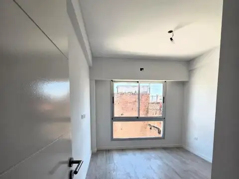 Av. Boulogne Sur Mer 1300, Piso 1