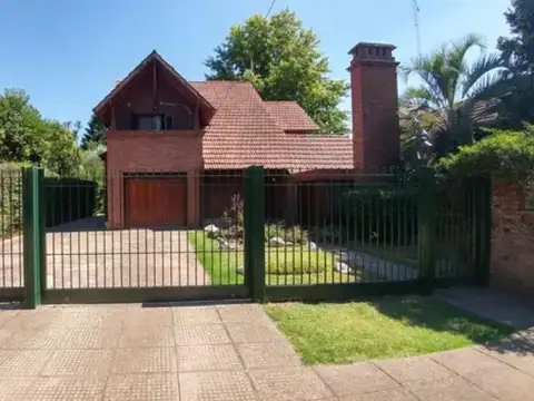 Casa 4 Ambientes en Venta - Paso del Rey -