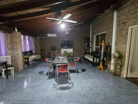 Casa venta  2 habitaciones parque Ituzaingo lado norte