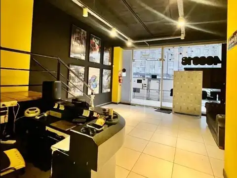 Local Comercial en Esquina ideal Concesionaria de autos!