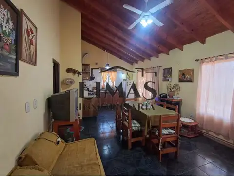 Casa + depto a una cuadra del río