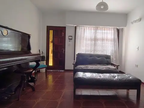 Depto Tipo Casa en Venta 40 años