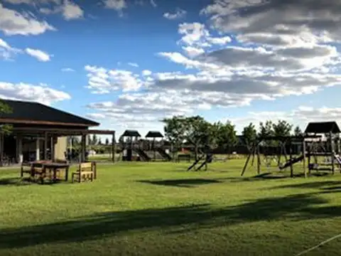 Terreno en Venta en El Cantón - Barrio Golf, USD 130.000