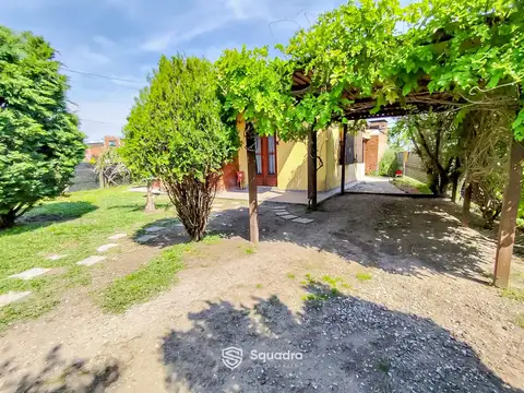 Casa en Venta con 3 cocheras