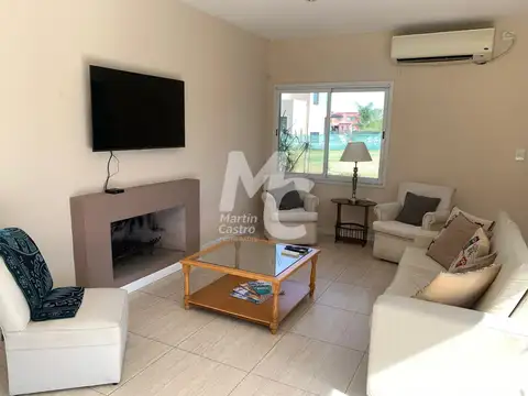 Casa en Venta en El Canton, USD 242.000