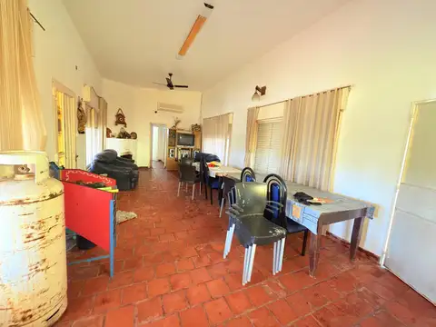 Venta/Permuta Casa Dos Dormitorios Piscina Jardin Parquizado. Playa Hermosa. Arroyo Seco