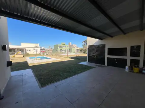 Casa 3 ambientes con 1 baño