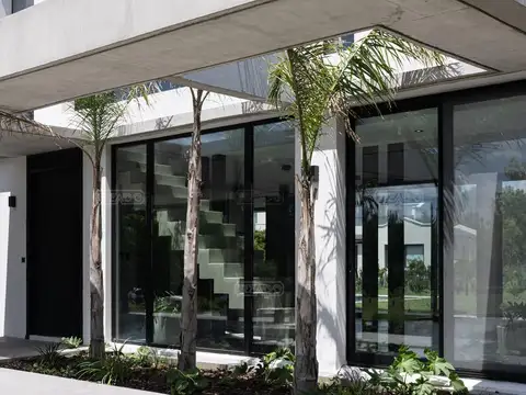 Casa 7 ambientes con 6 baños