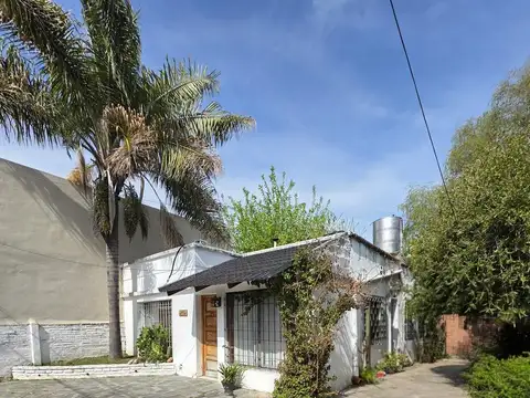 Casa 3 ambientes con 2 baños