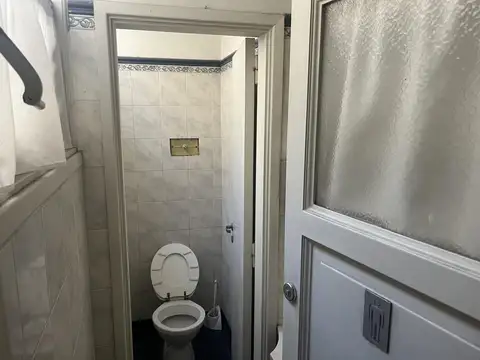 Oficina de 7 Ambientes con Gran Superficie en Venta - Piso Completo