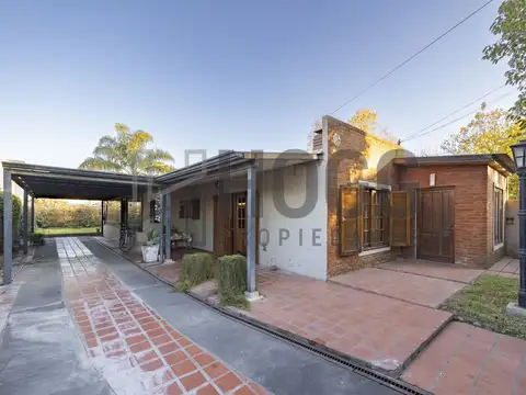 San Antonio de Areco - Casa 3 dorm con quincho y jardin