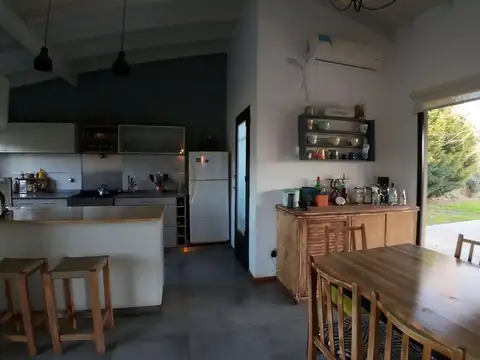 CASA EN VENTA 4 AMBIENTES EN SPEGAZZINI