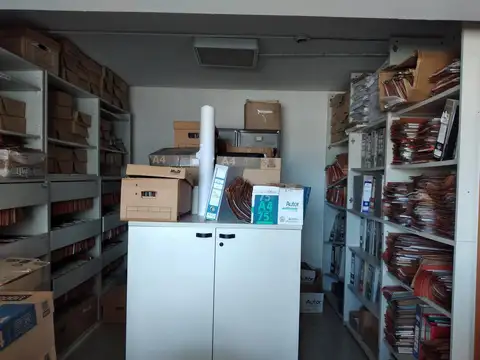 Venta oficina en piso alto con vista abierta - Microcentro - Subte B