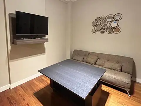 Tucuman 800 Piso CF Venta 2 ambientes San Nicolas Refaccionado!