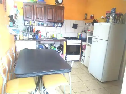 PH TIPO CASA 2 AMBIENTES + COCHERA ZONA AEROPUERTO