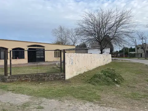 Alquiler galpón con Vivienda y Local Comercial - Guernica