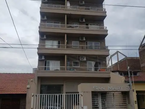 SAN MARTIN CENTRO DEPTO. 3 AMB. C/BALCÓN CORRIDO
