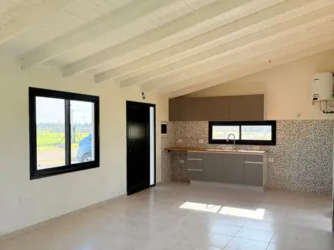 Casa 4 ambientes con 1 baño