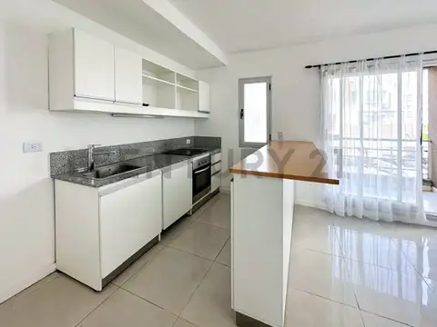 Avenida del Golf 600, Piso 1