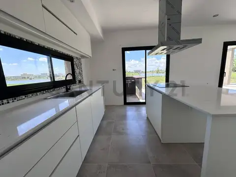 Magallanes 7800, Piso 0