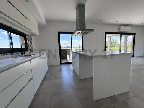 Casa en Venta en Magallanes - Barrio cerrado, USD 320.000