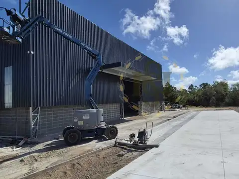 ALQUILER LOCAL RUTA 101 y RUTA 102 prox. CON VIGILANCIA , IDEAL DEPOSITO