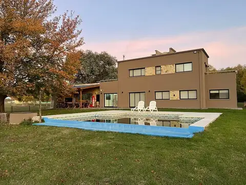Venta Casa lote 2000m² Barrio Cerrado Luján