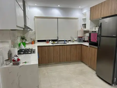 Casa 5 ambientes con 2 baños