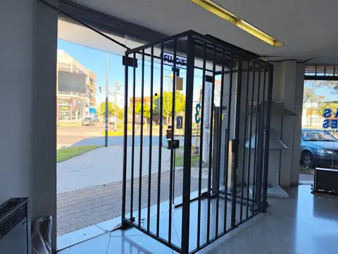 Av Los Quilmes 1301 , Piso 2