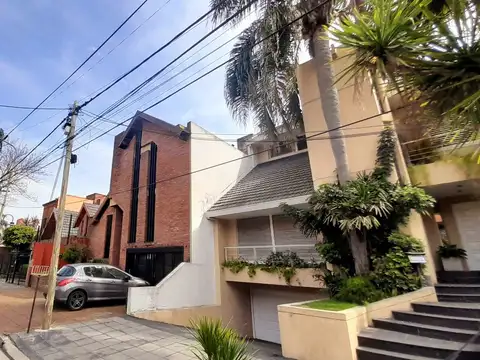 Sólido Chalet 5 amb Reciclado -  con gran Jardín y Pileta!