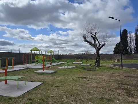 Lote sobre "La  Colorada"  barrio LOS LIRIOS con Proyecto