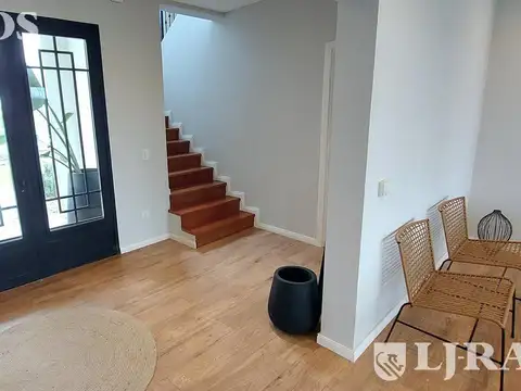 Casa 6 ambientes con 3 baños