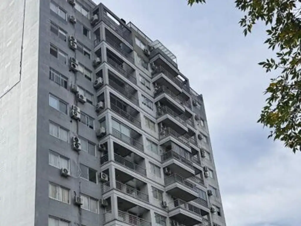 Av La Plata 1058