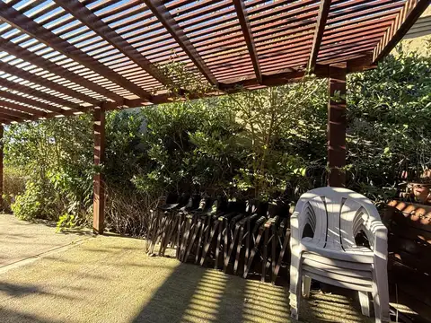 Casa en Venta con 3 cocheras
