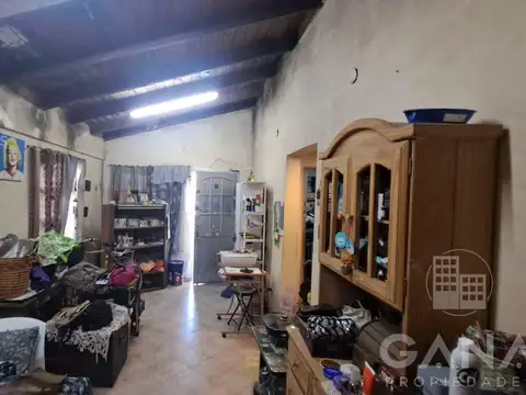 Venta casa en Granadero Baigorria de 2 dormitorios. A REFACCIONAR