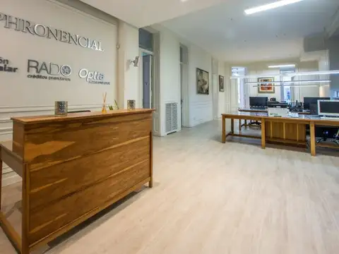 Oficina 11 ambientes con 4 baños