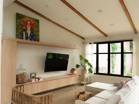 CFA216 - CASA AMOBLADA EN ALQUILER - 3 DORMITORIOS - AV. CORRIENTES Y URQUIZA