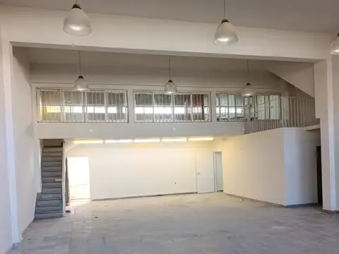 Local comercial de 260 m² en Merlo (Bs. As.) – Apto múltiples destinos