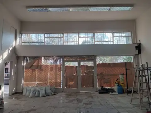 Local comercial de 260 m² en Merlo (Bs. As.) – Apto múltiples destinos