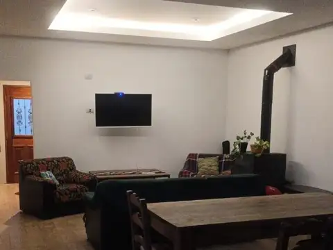 Casa en Alquiler con 7 cocheras
