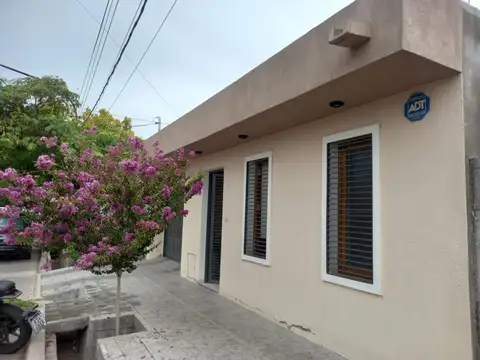 Venta Casa en Pleno Centro de San Martín Mendoza