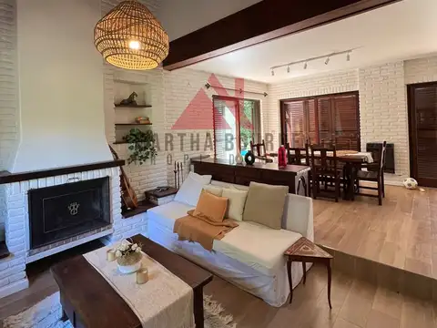 Casa en Venta con 1 cochera