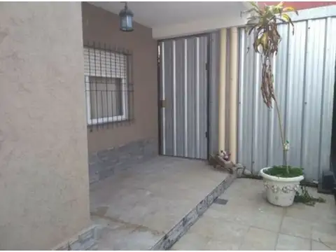 Casa en Venta en Castelar, USD 78.000