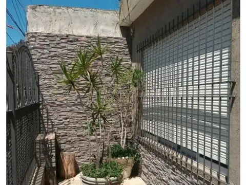 Venta Casa Estilo Americano en Castelar Sur