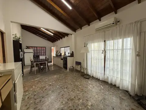 CASA EN VENTA 4 AMBIENTES EN ALTO CASTELAR