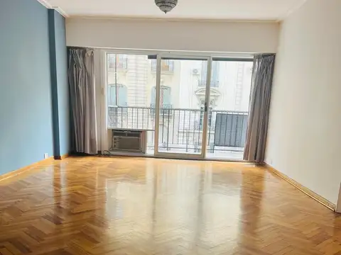 Av. Santa fe 1600  y esquina Montevideo