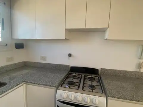 Departamento 4 ambientes con 2 baños