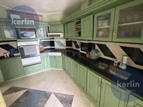 Casa 6 ambientes con 3 baños