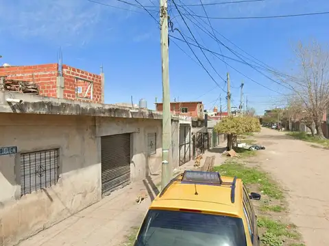 Neuquén e/ Avenida Bartolomé Mitre y Luis María Campos