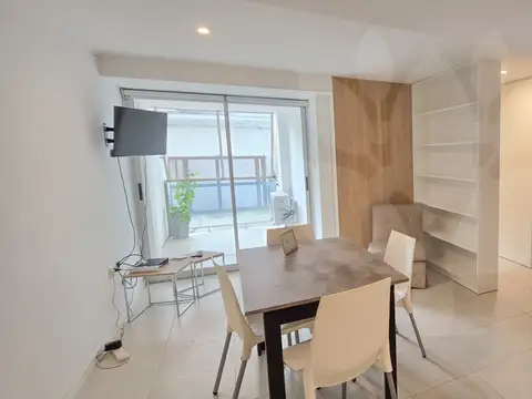 Vendemos deparatamento de un dormitorio, en calle 54 entre 5 y 6, Ideal inversor, alquiler temporal. Opcional cochera 